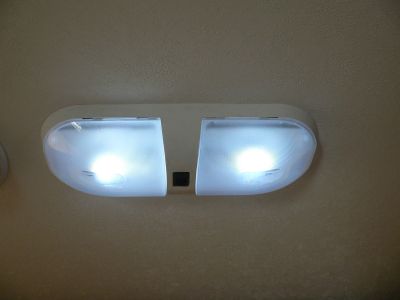 C-LightsTwoPict.JPG, 8 kB